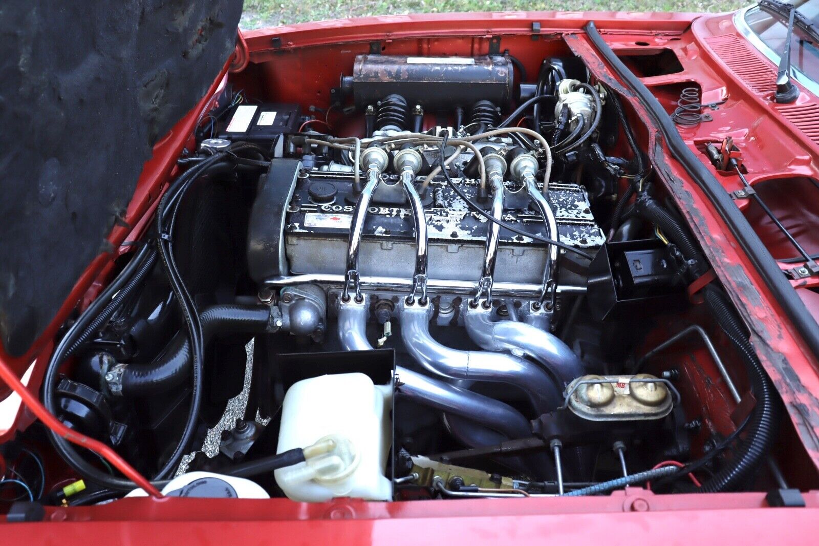 Chevrolet-Vega-Coupe-1976-Red-Black-4995-33