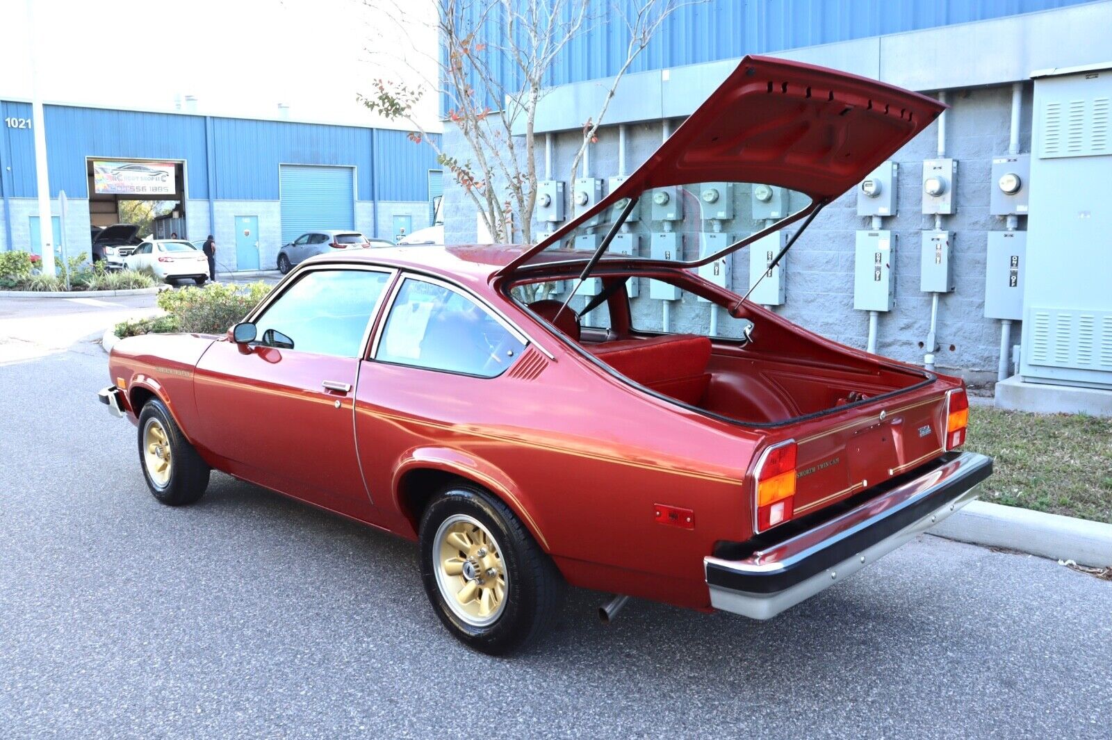 Chevrolet-Vega-Coupe-1976-Red-Black-4995-36