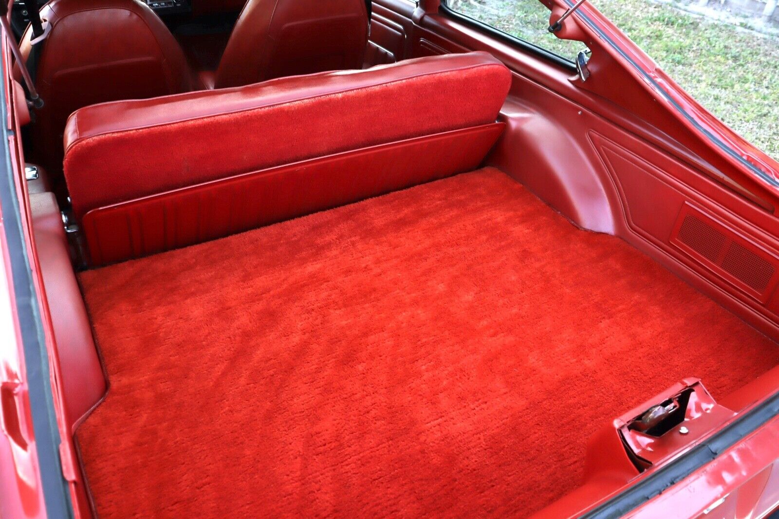 Chevrolet-Vega-Coupe-1976-Red-Black-4995-37