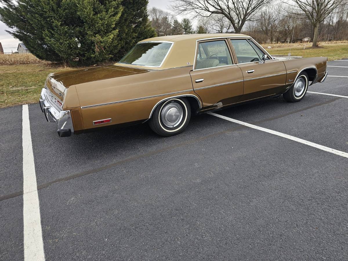 Chrysler-1977-brown-56327-5