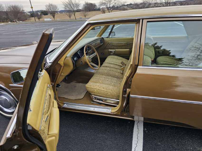 Chrysler-1977-brown-56327-8