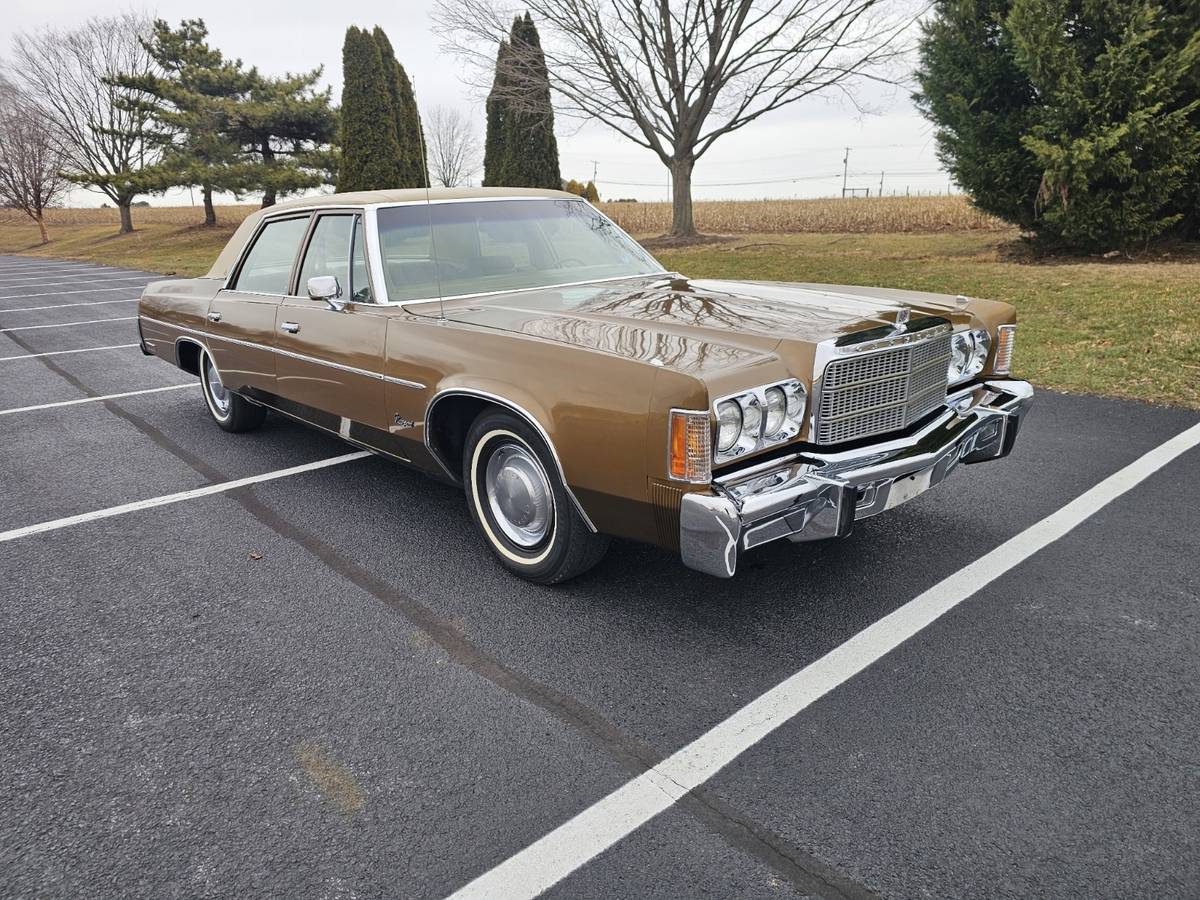 Chrysler-1977-brown-56327