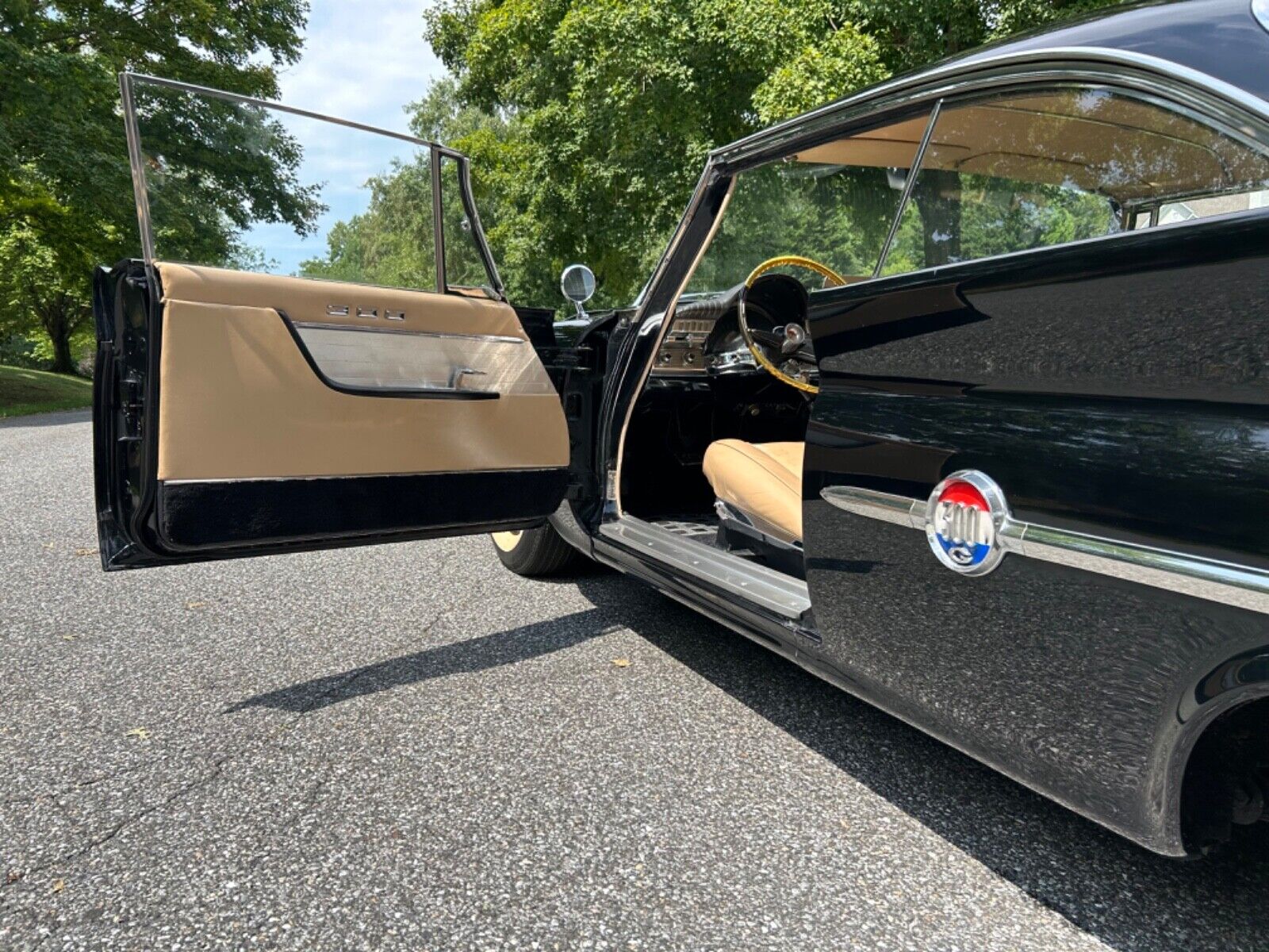 Chrysler-300-Series-Coupe-1961-Black-Tan-103725-13