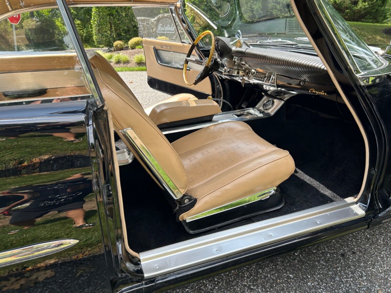 Chrysler-300-Series-Coupe-1961-Black-Tan-103725-17