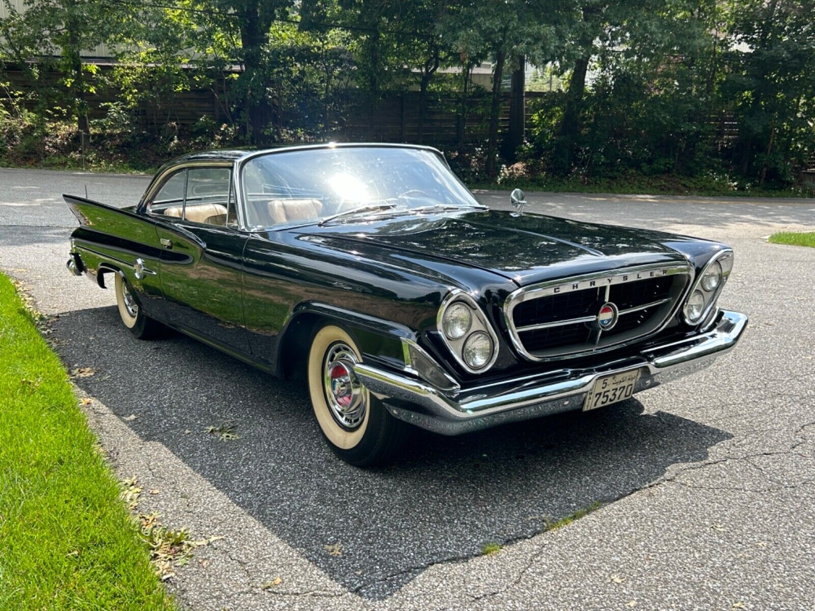 Chrysler-300-Series-Coupe-1961-Black-Tan-103725-8