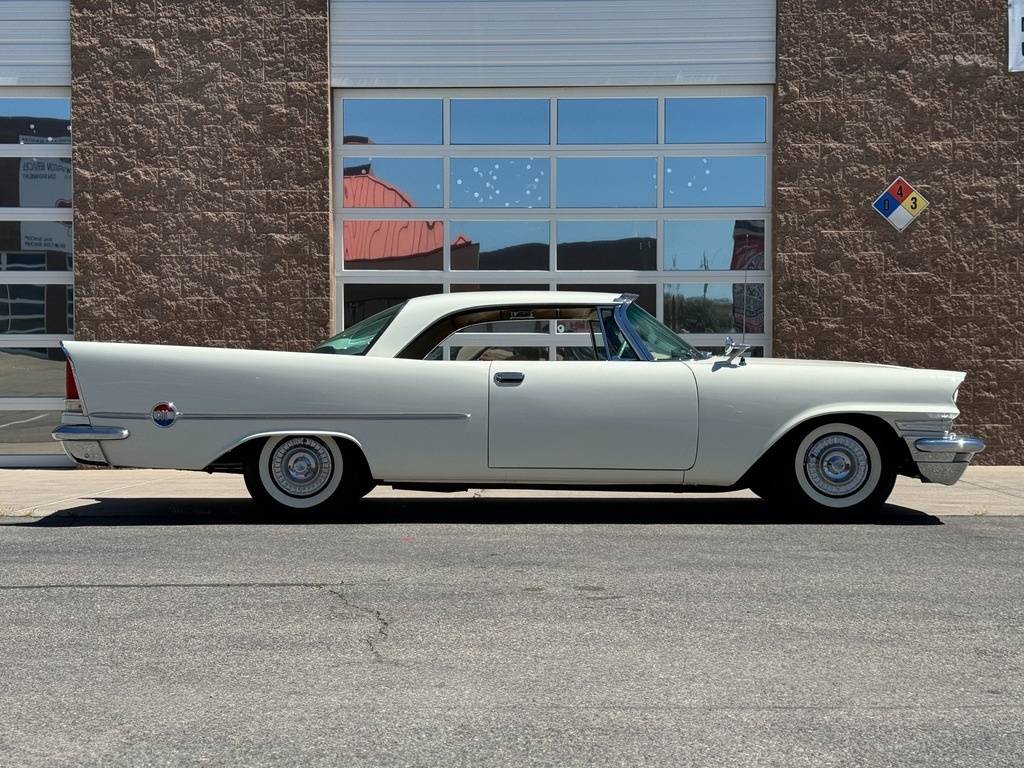 Chrysler-300c-1957-white-123045-2