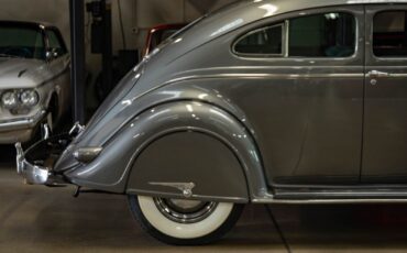 Chrysler-Airflow-Series-C-17-1937-Gray-110596-1