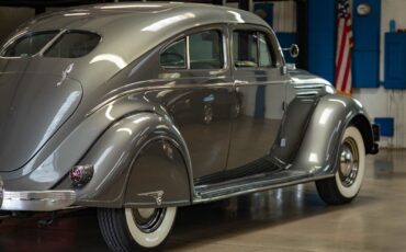 Chrysler-Airflow-Series-C-17-1937-Gray-110596-25