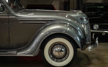 Chrysler-Airflow-Series-C-17-1937-Gray-110596-3