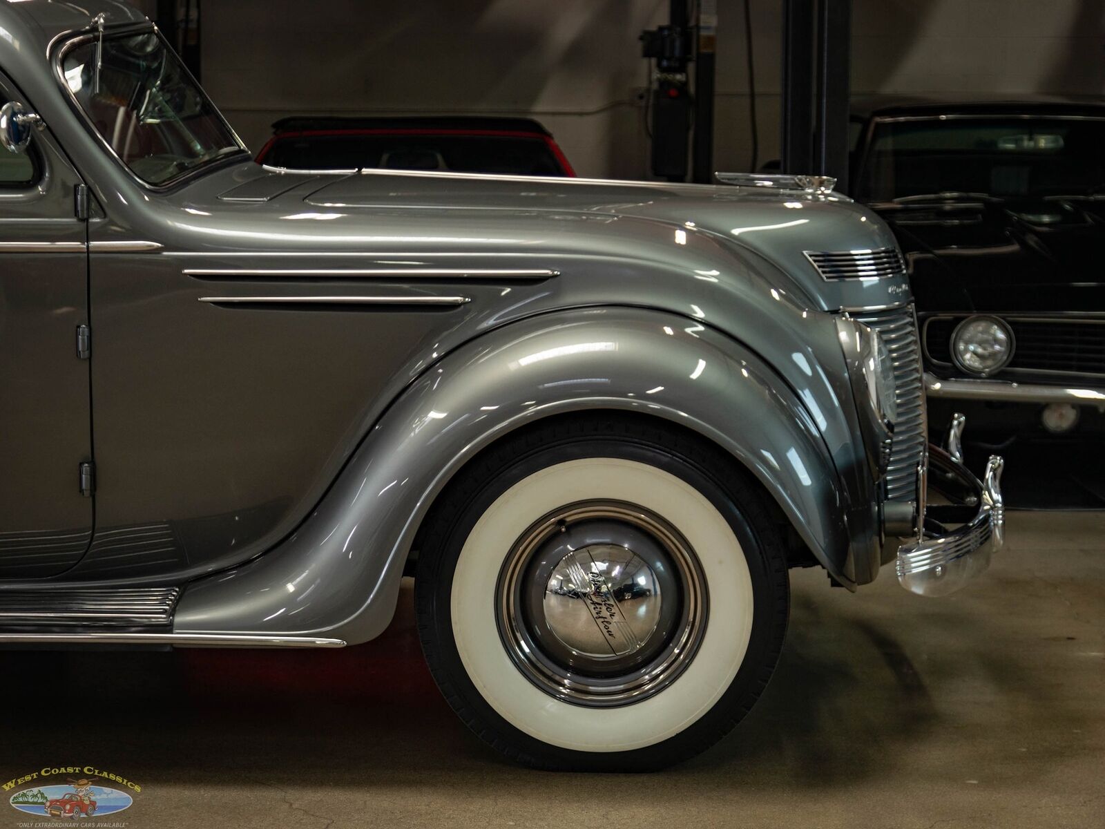 Chrysler-Airflow-Series-C-17-1937-Gray-110596-3