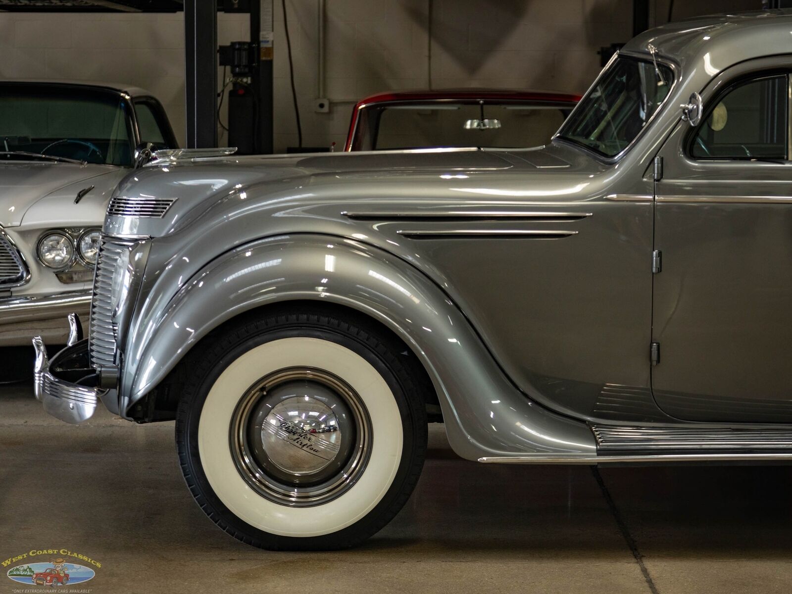 Chrysler-Airflow-Series-C-17-1937-Gray-110596-4