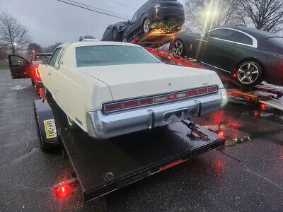 Chrysler-Brougham-Coupe-1974-Gold-Tan-0-1