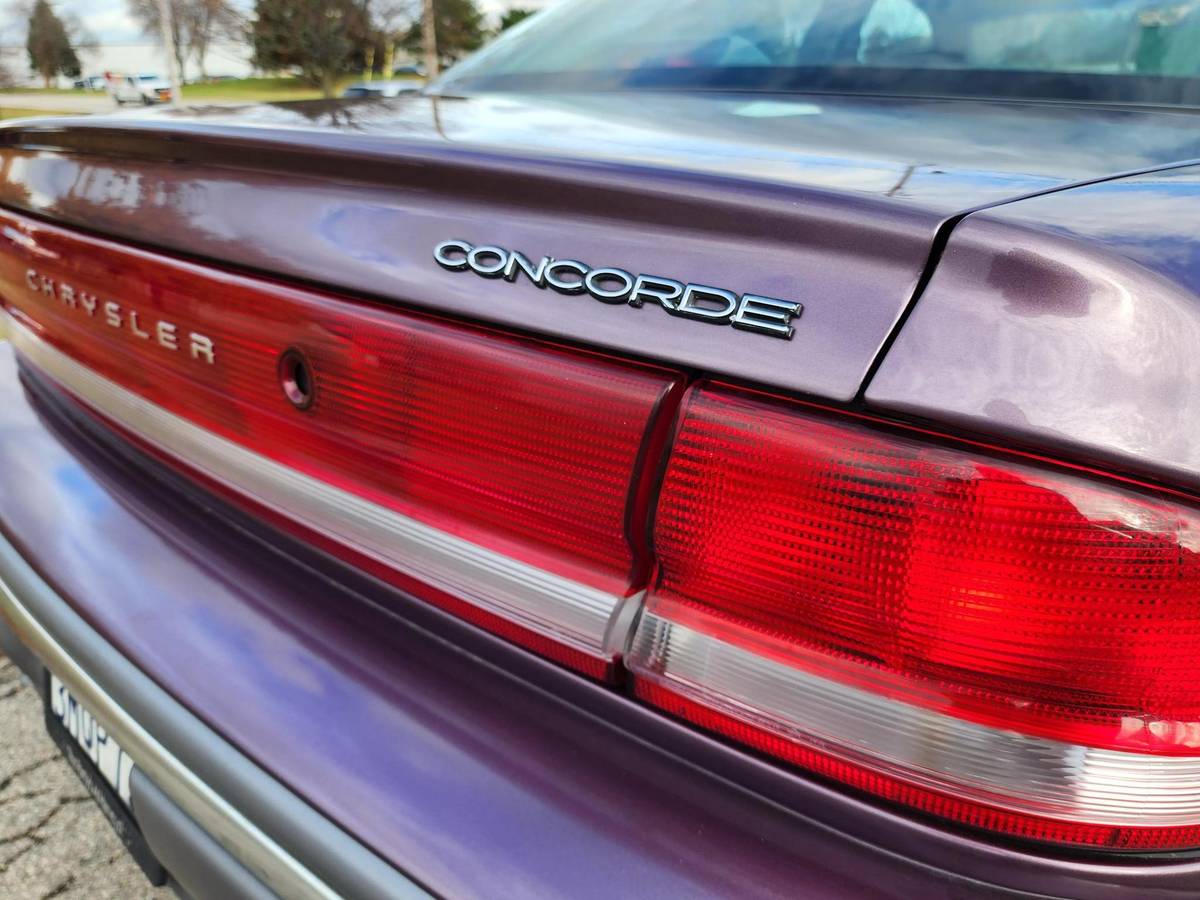 Chrysler-Concorde-1995-purple-67278-11