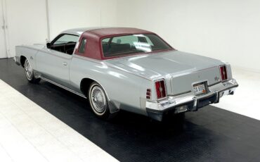 Chrysler-Cordoba-1976-Silver-Red-28632-2