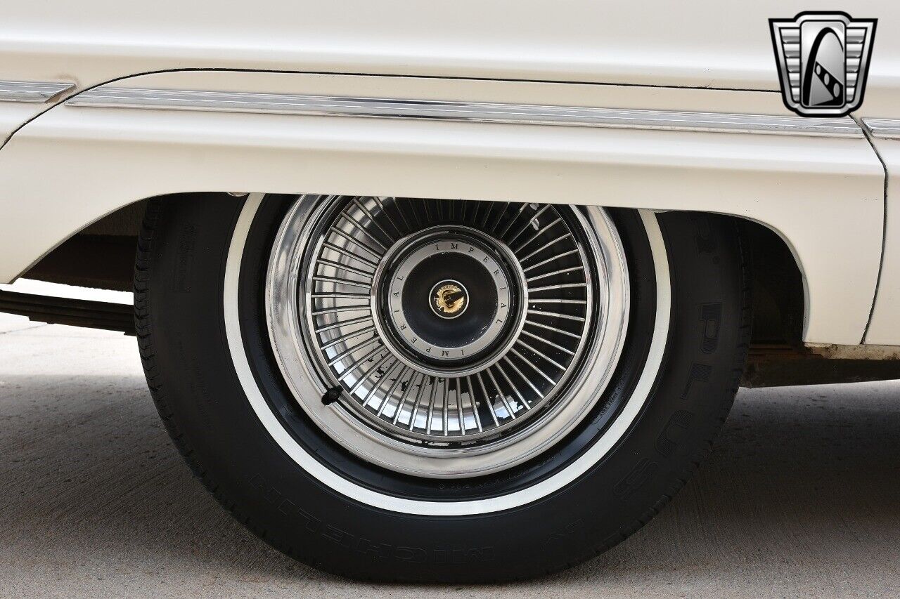 Chrysler-Imperial-1967-White-CREAM-85810-11