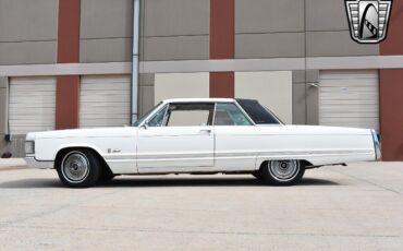 Chrysler-Imperial-1967-White-CREAM-85810-3