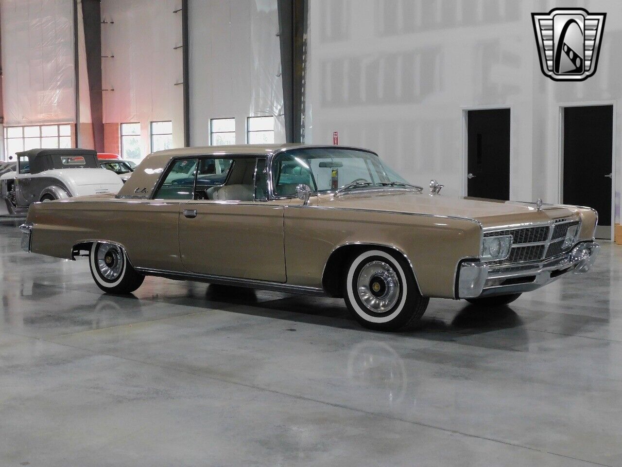 Chrysler-Imperial-Berline-1965-Yellow-White-94906-5