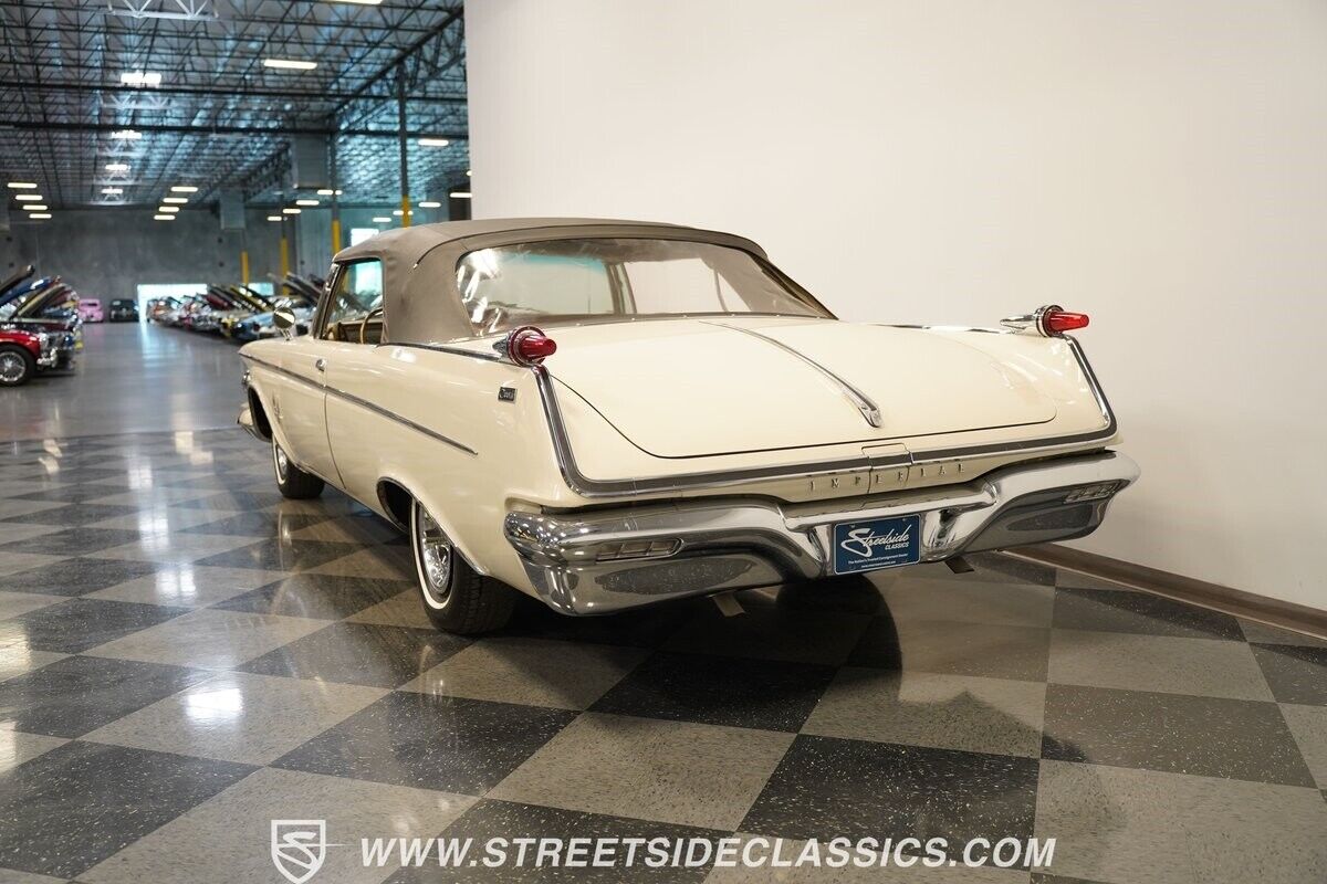 Chrysler-Imperial-Cabriolet-1962-White-Tan-74270-8