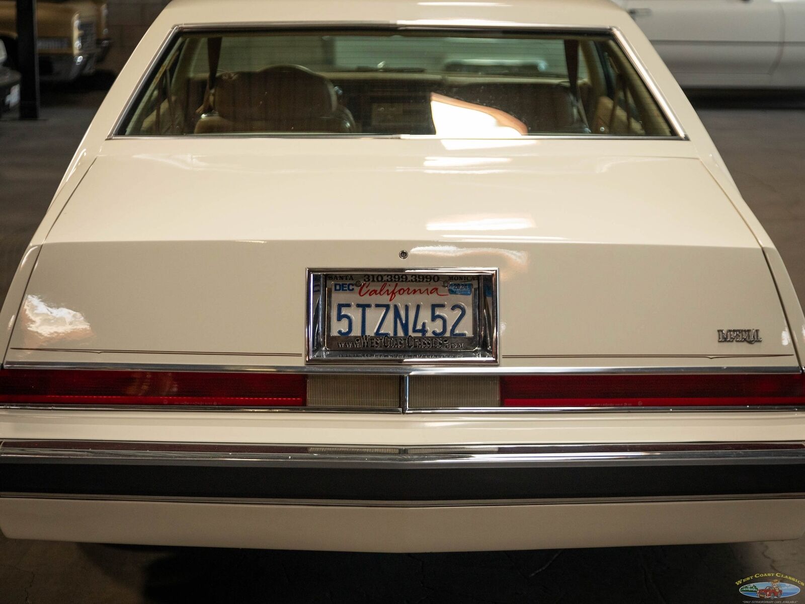 Chrysler-Imperial-Coupe-1981-White-Tan-66324-18