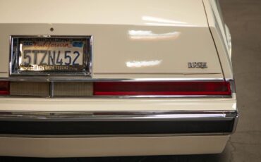 Chrysler-Imperial-Coupe-1981-White-Tan-66324-19