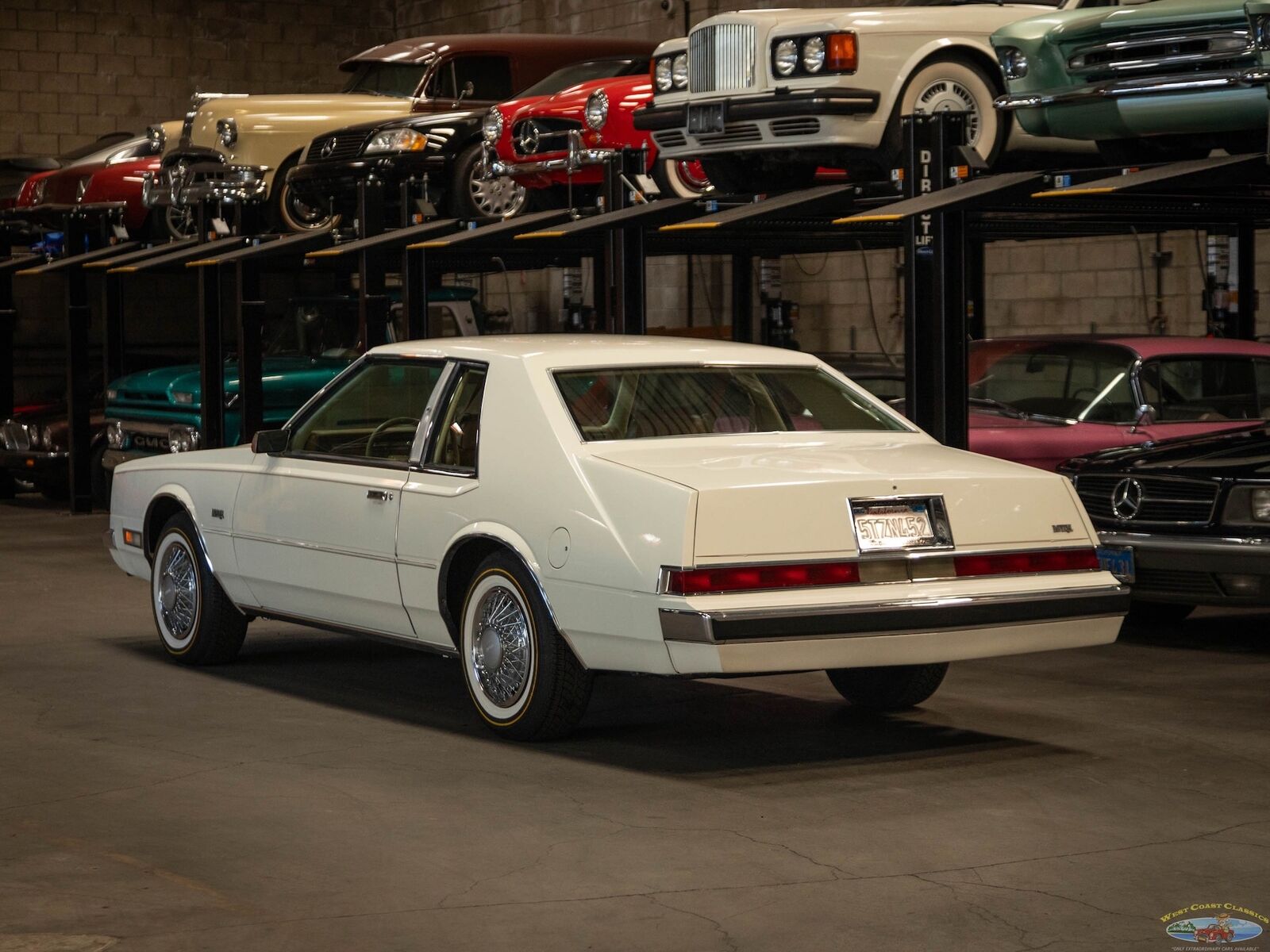 Chrysler-Imperial-Coupe-1981-White-Tan-66324-20