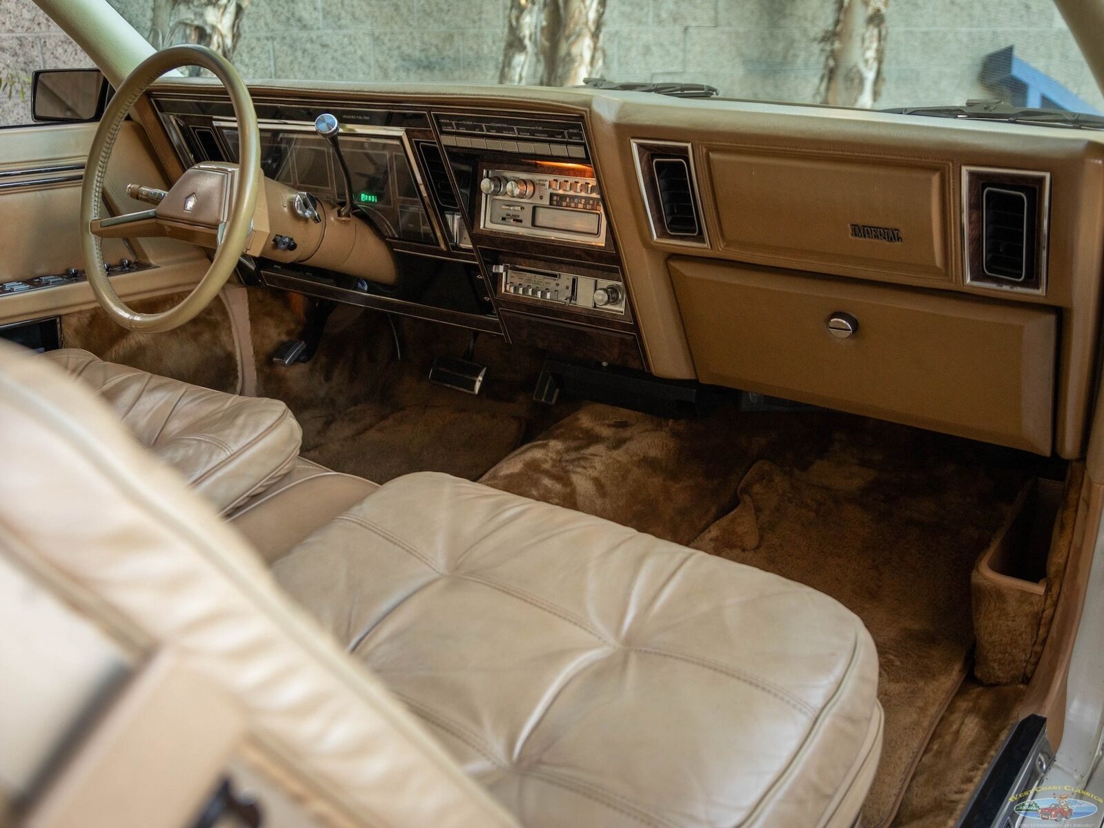 Chrysler-Imperial-Coupe-1981-White-Tan-66324-38