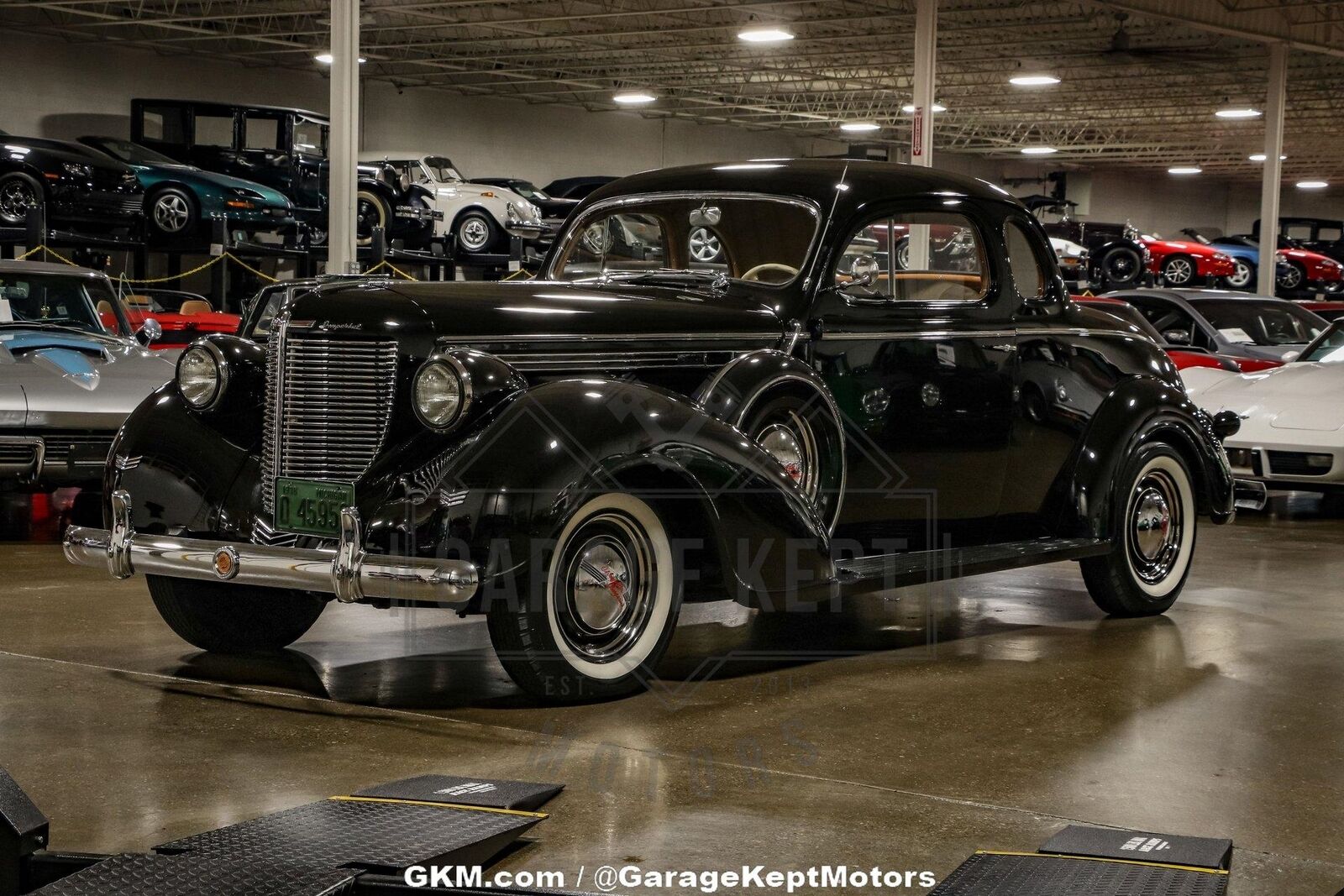 Chrysler-Imperial-New-York-Special-Coupe-1938-Black-Tan-37123-7