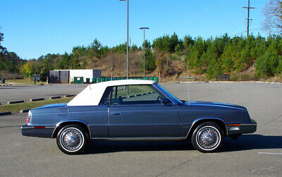 Chrysler-LeBaron-Cabriolet-1985-Gray-Gray-18525-5