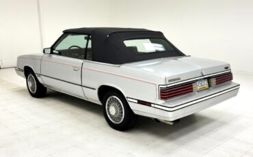 Chrysler-LeBaron-Cabriolet-1985-Silver-Oxblood-124377-4