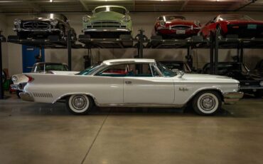 Chrysler-New-Yorker-1960-White-Blue-138247-2