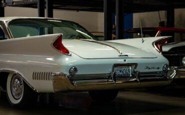 Chrysler-New-Yorker-1960-White-Blue-138247-22