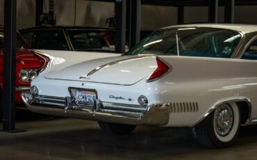 Chrysler-New-Yorker-1960-White-Blue-138247-24