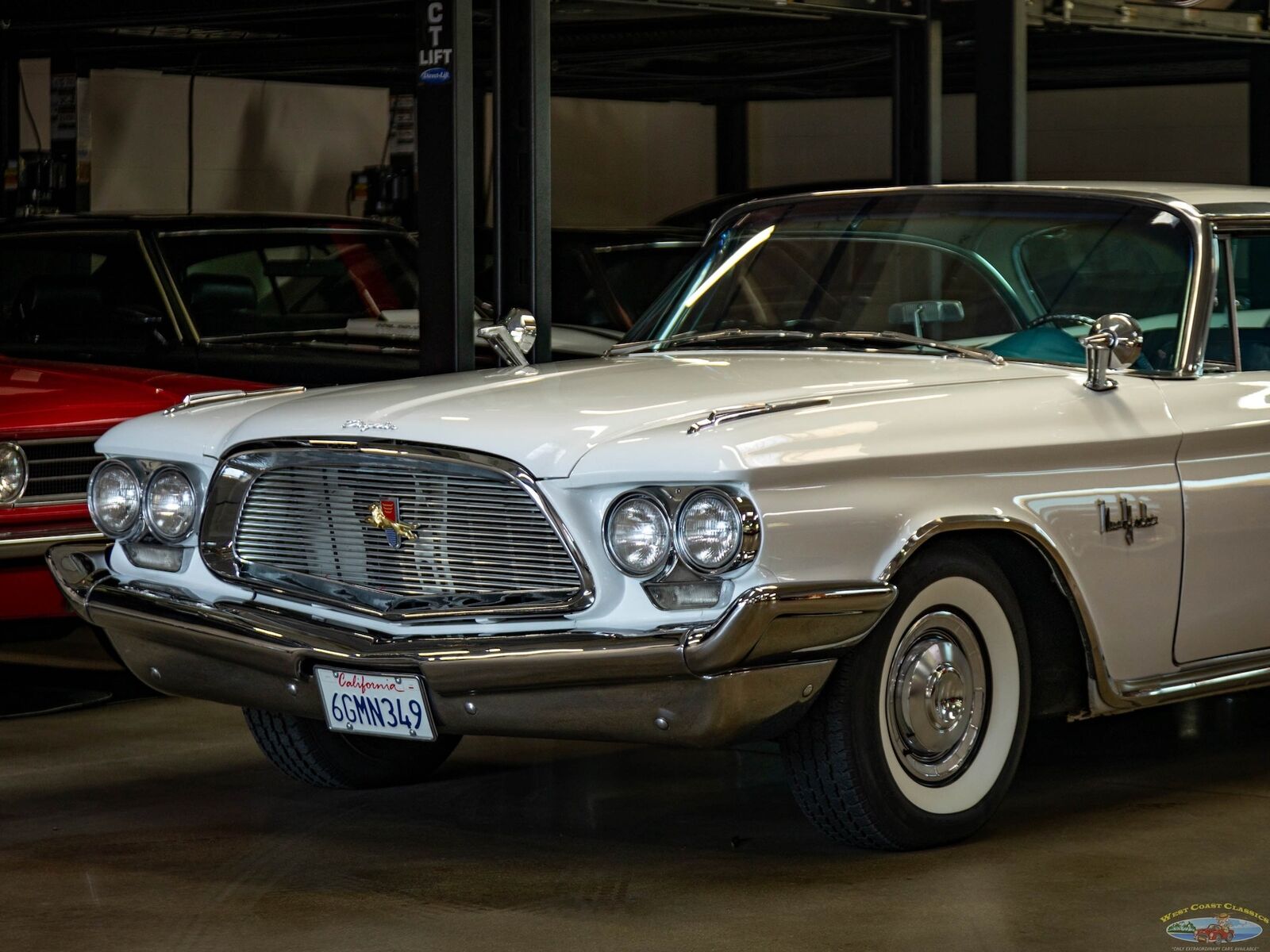 Chrysler-New-Yorker-1960-White-Blue-138247-7