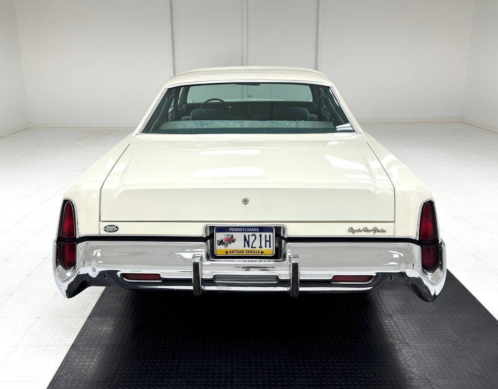 Chrysler-New-Yorker-1976-White-Blue-164187-3