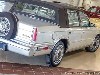 Chrysler-New-Yorker-Berline-1989-Silver-tan-Light-tan-89795-7