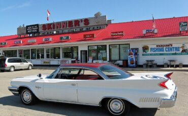 Chrysler-New-Yorker-Coupe-1960-White-Red-189903-3