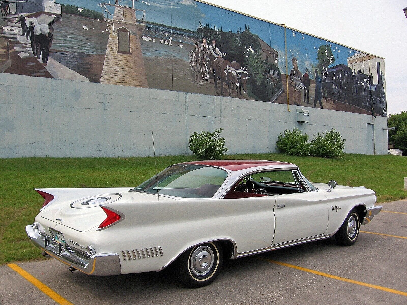 Chrysler-New-Yorker-Coupe-1960-White-Red-189903-4