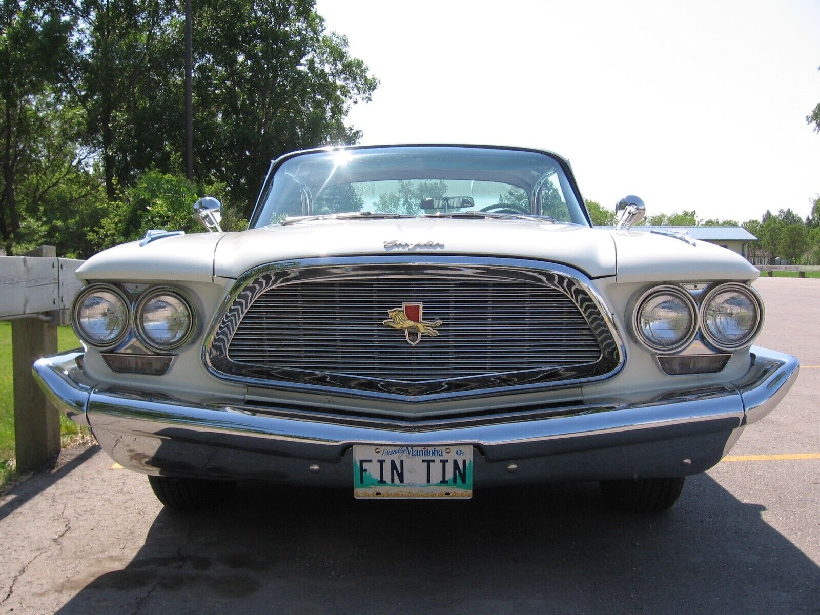 Chrysler-New-Yorker-Coupe-1960-White-Red-189903-6