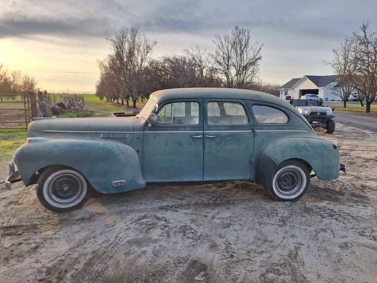 Chrysler-New-yorker-1940-1609338-3