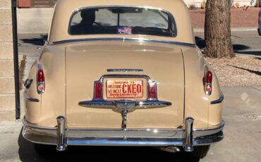 Chrysler-New-yorker-highlander-1949-brown-107787-2