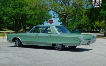 Chrysler-Newport-1967-Green-Black-137665-3