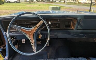 Chrysler-Newport-Berline-1973-Blue-Blue-37387-15