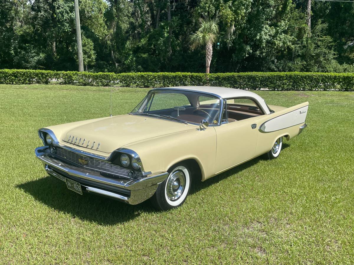 Chrysler-Windsor-1958-yellow-64885-12