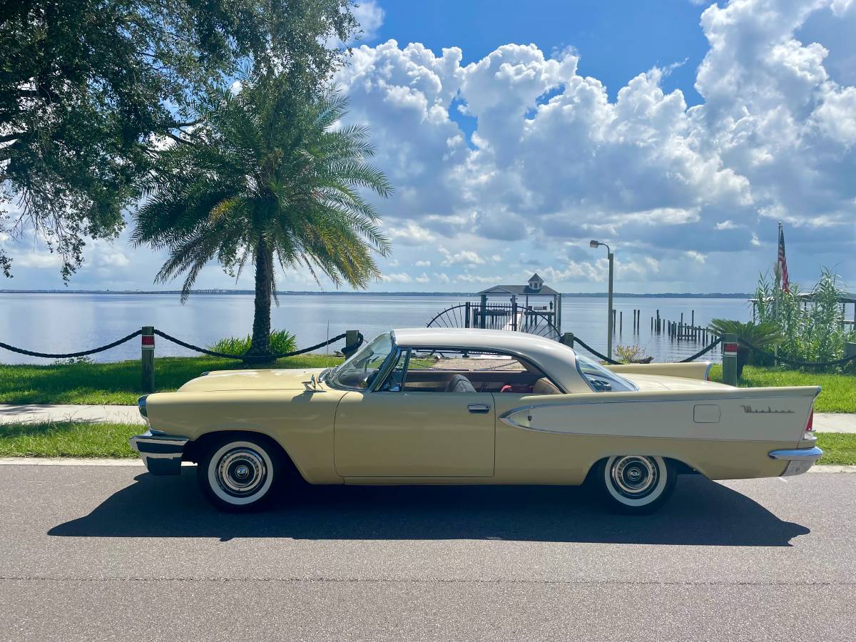 Chrysler-Windsor-1958-yellow-64885-23