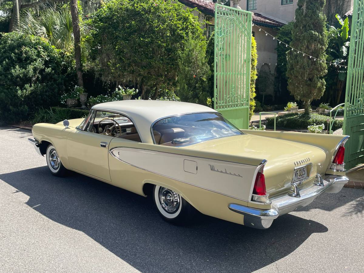 Chrysler-Windsor-1958-yellow-64885-3