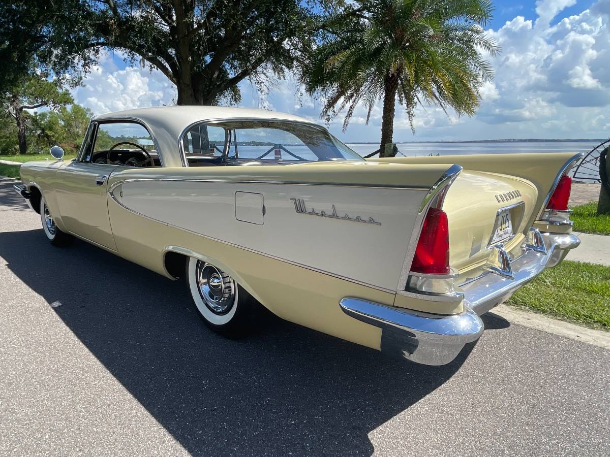 Chrysler-Windsor-1958-yellow-64885-8