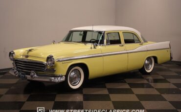 Chrysler-Windsor-Berline-1956-Yellow-Brown-128960-6