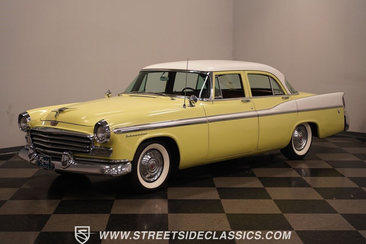 Chrysler-Windsor-Berline-1956-Yellow-Brown-128960-6