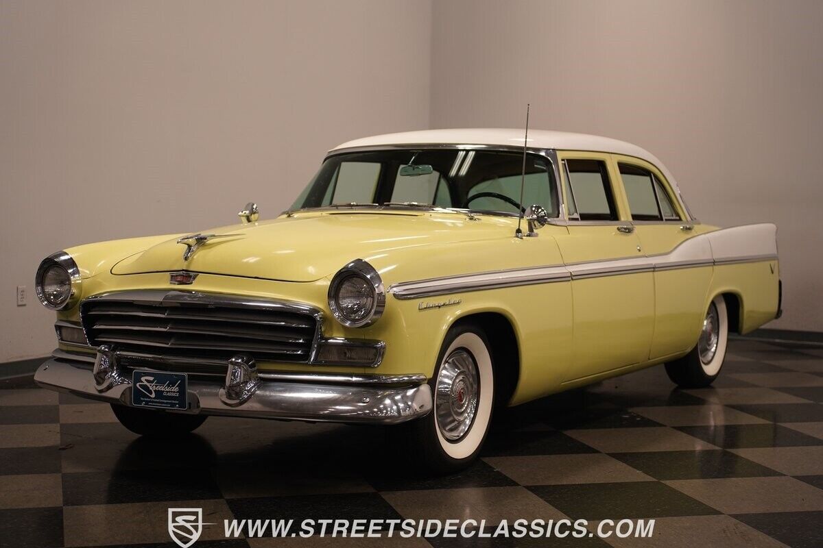 Chrysler-Windsor-Berline-1956-Yellow-Brown-128960-7