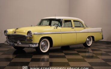 Chrysler-Windsor-Berline-1956-Yellow-Brown-128960-8